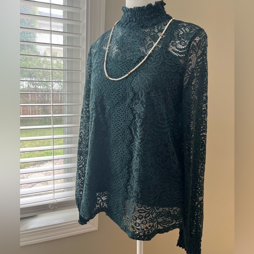 Elegant Lace High-Neck Textured Stretchy Top - Green Tank Lining Blouse NWOT
